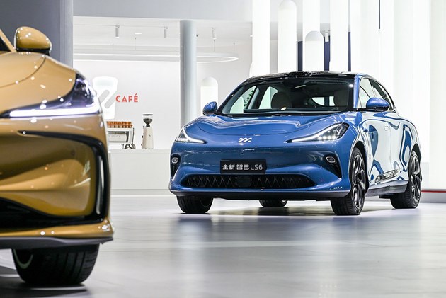 2024成都车展：全新智己LS6预售 权益价22.99万起