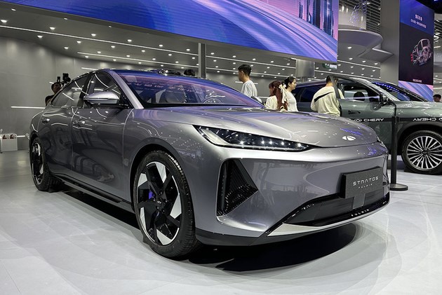 2024成都车展实拍：奇瑞风云E05 15万级大轿跑